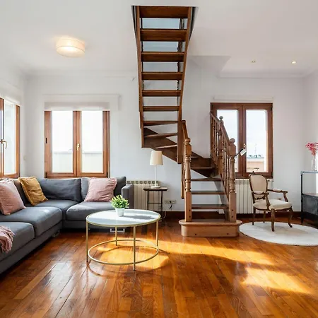 Brightline Penthouse By * サン・セバスティアン